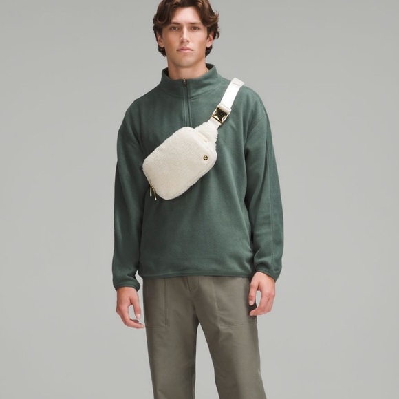 Lululemon Large Everywhere Belt Bag 2L - Fleece White Opal/ Gold NWT - Picture 2 of 8